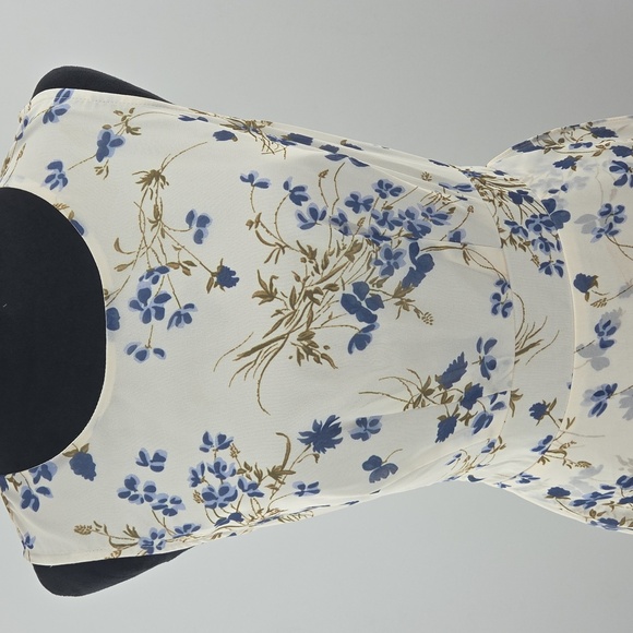 Floral Blue and White Women's Dress NWT - Picture 8 of 16